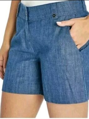 Isaac Mizrahi Women's Stretch Tailored Chino Shorts In Chambray Blue. Size: 14